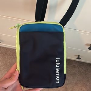 Lululemon easy access cross body